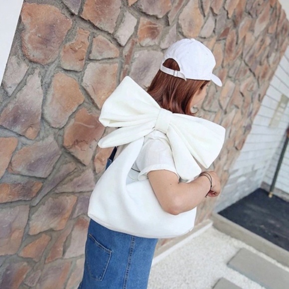 Large Bow Clutch Shoulder Bag - Picture 6 of 7
